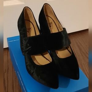 Fluevog joyride velvet black